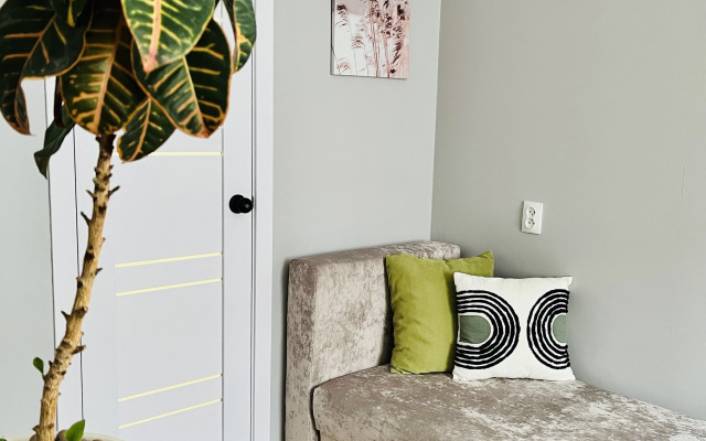 Dvukhkomnatnye nedaleko ot vokzalov Sinyaya ptichka Apartment