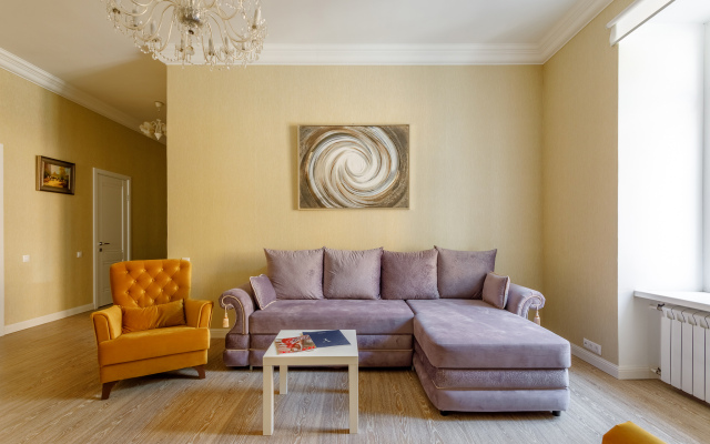 Luchshaya Kvartira with 3 bedrooms near Kremlin