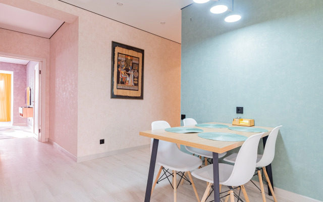 Апартаменты Стильная Евротрешка с Ретро-Проигрывателем