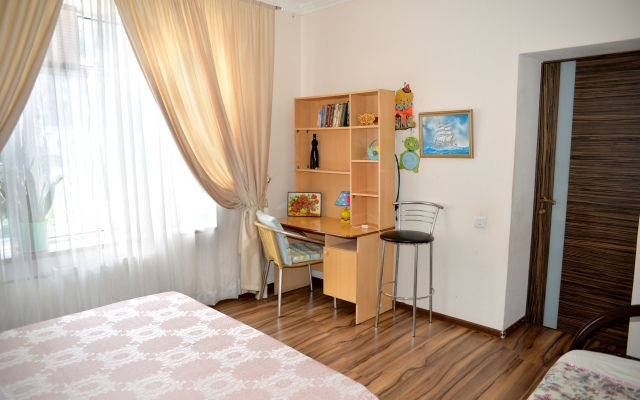 Ekonom Klassa V Tsentre Ploschadyyu 65 Kv.m Na Shaumyana 1 Flat