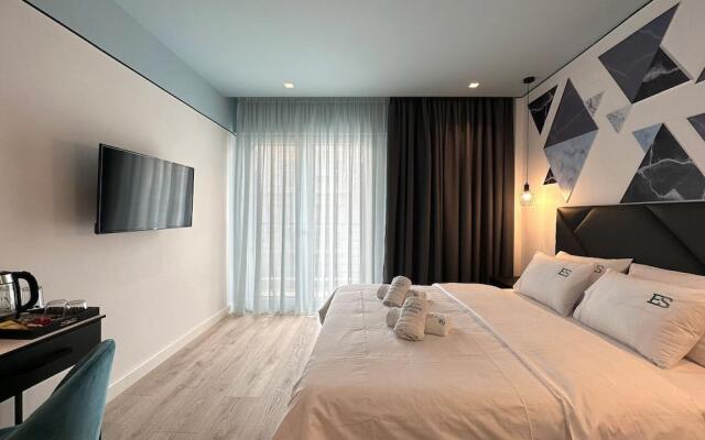 Urban Elephant Suites Apartments