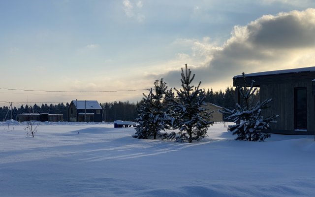 Uyutnyij Dom S Panoramnyimi Oknami House