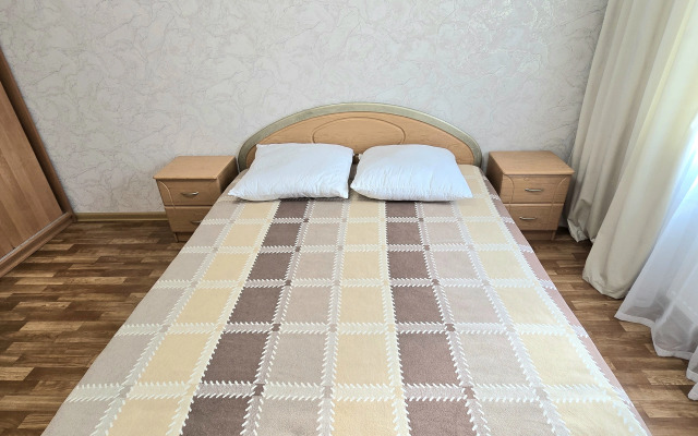 Квартира Трёхкомнатная на Яблоневой