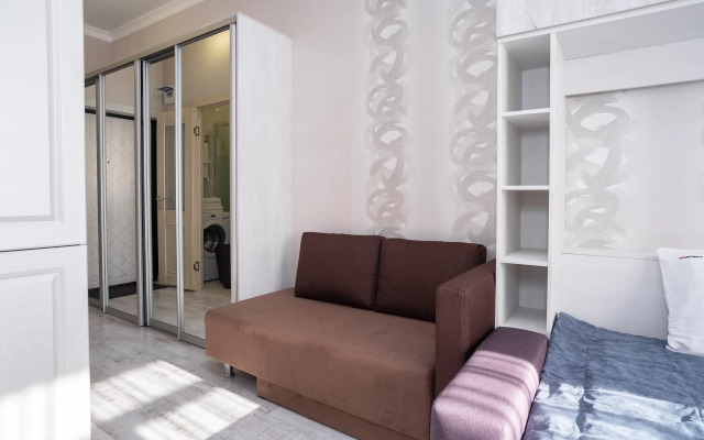 Red Apartments Art Layt Frants Apartments