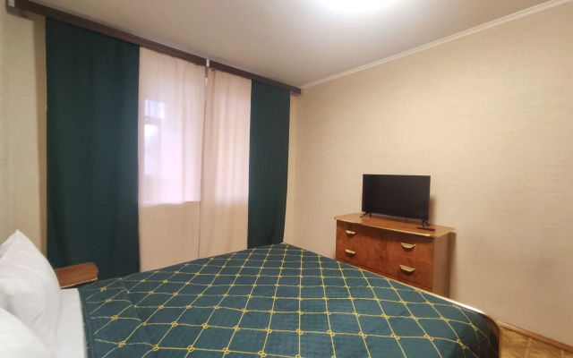 Апартаменты 3-комнатные OCHRE APARTAMENT от Акварель.flat у Нефтегазового университета