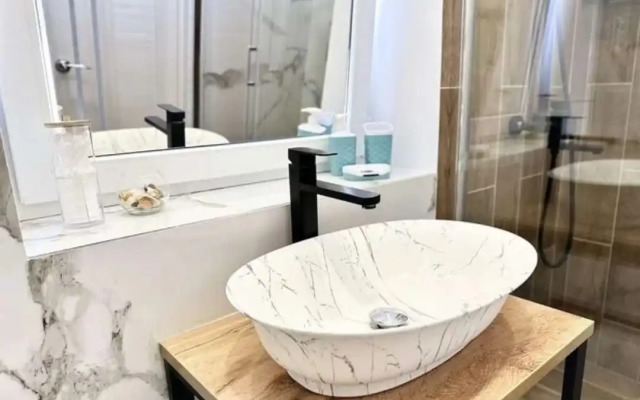 Uyutnaya Studiya v Shagovoy Blizosti k Moryu Flat