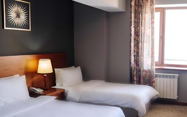Iris Hotel