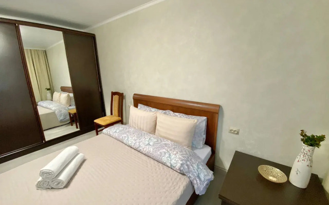 Goldapart Na Chertanovskoy Flat