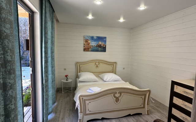 U Elviry Guest house