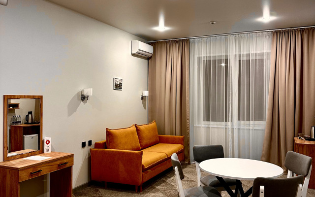Cremant Hotel