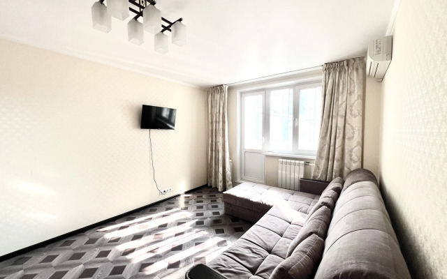 Kvartira Na Shipilovskoy 1 Minuta Peshkom (1) Apartment