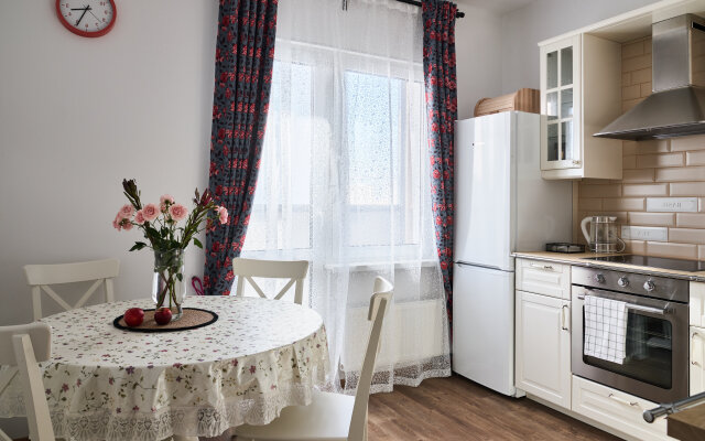 v Centre Dvuh Parkovyh Zon Flat