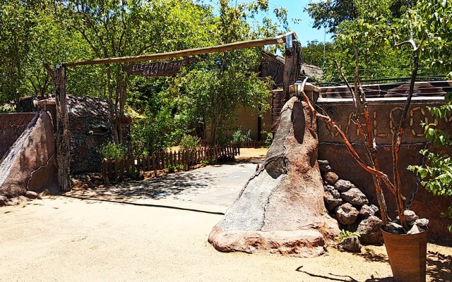 Elephant Trail Guesthouse and Backpackers Hostel