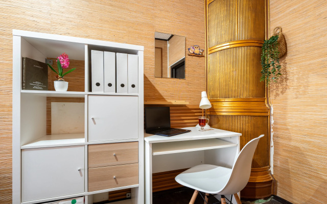 Trekhkomnatnay Na Perekupkom Pereulke Flat
