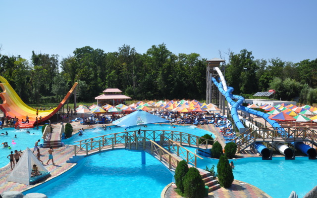 Atlant Holiday Village Hotel