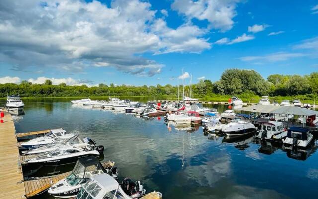 Yacht Club Fregat Hotel