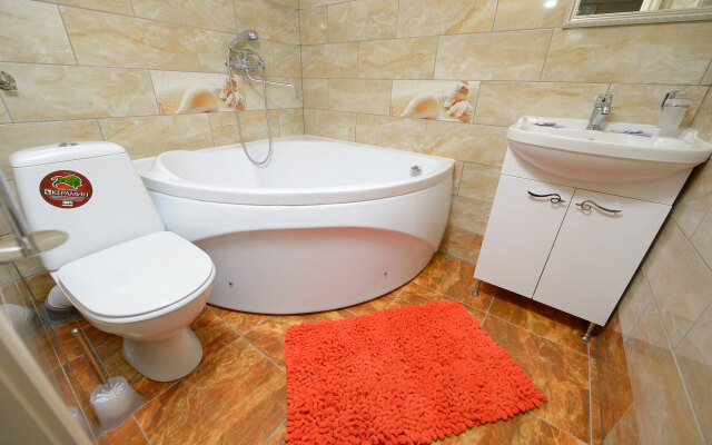 Standart s vannoj LeoHotels na Suvorovskom Apartment