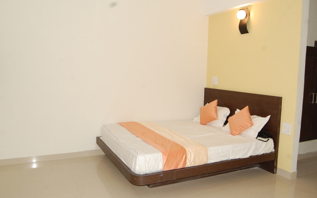 Отель Parth Executive