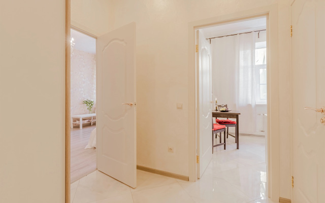 Квартира у Казанского Собора с Камином