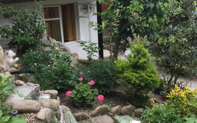 Nika Guest House