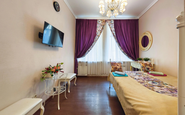 Nevskiy 156a Living Quarters