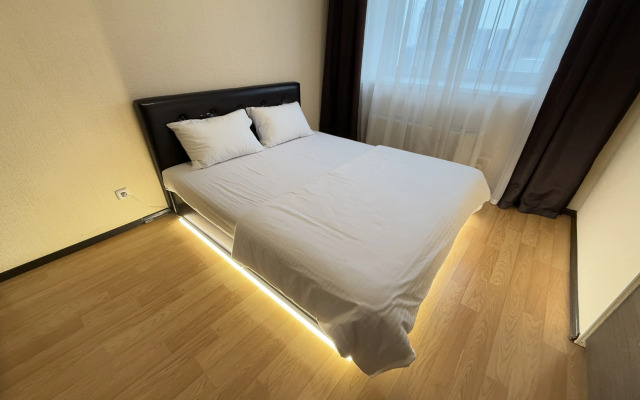 Tut Khorosho Na Surikova 53a 6 Flat