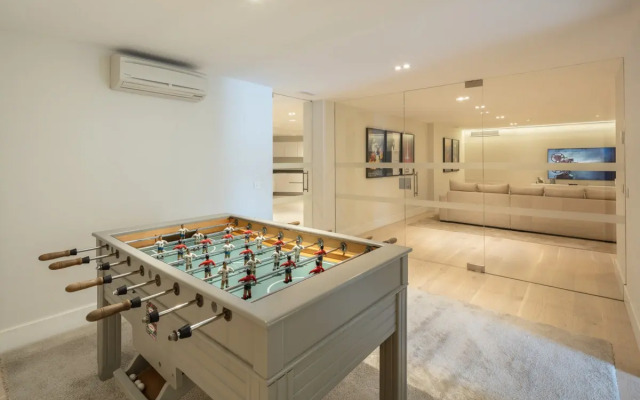 All About Villa Breeze