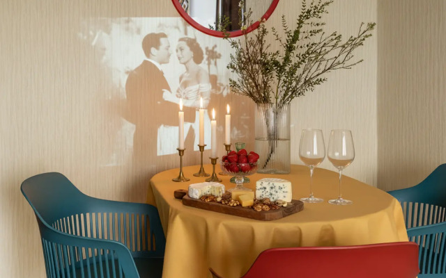 Квартира с кинопроектором пешком по Арбату до Кремля