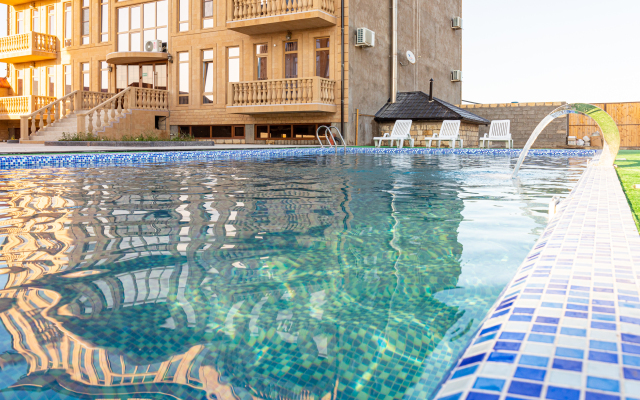 Yuzhny Bereg Hotel