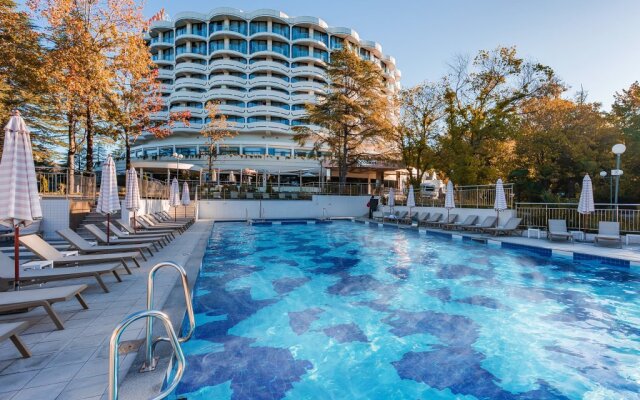 V otele s vidom na more. Kosmos 522 Apartments