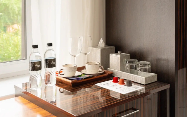 Отель V Hotel&Rooftop Lounge