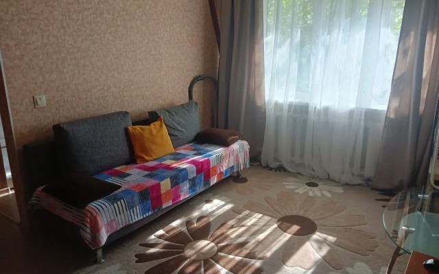 Na Kommunisticheskom Prospekte 1 Flat