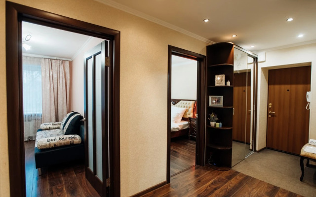 Апартаменты Трехкомнатные на Энгельса