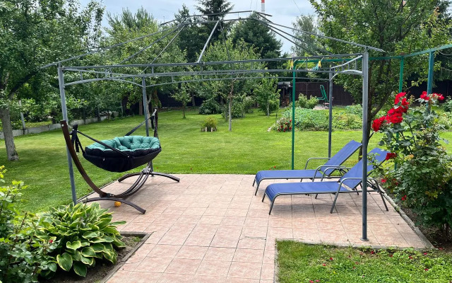 Двухкомнатная квартира в Частном Доме с Отдельным Входом