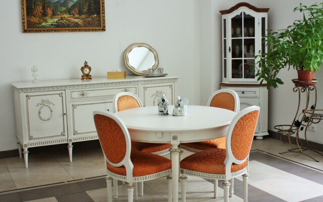 Seven Hills Villa