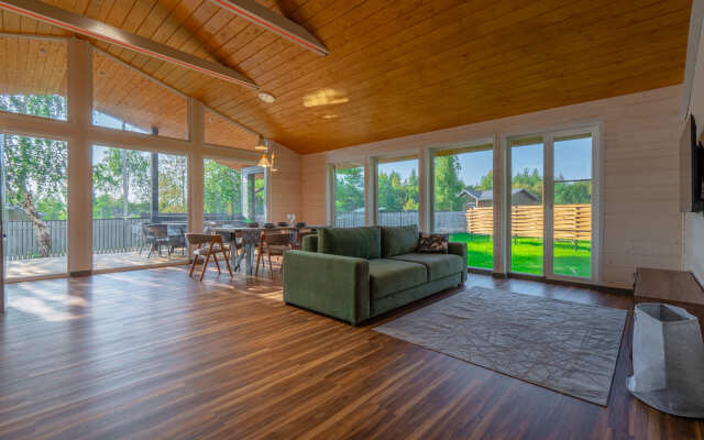 Friends & Family Guest House