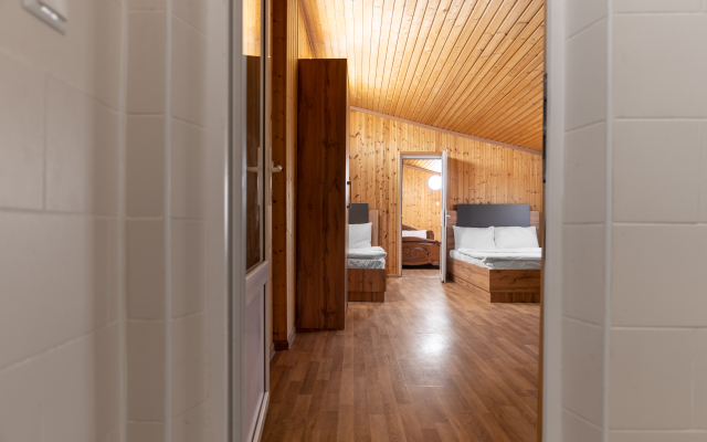 Maksim Park-Loo Hotel