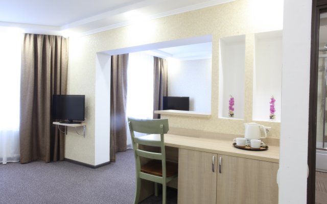 MAKSIM Hotel