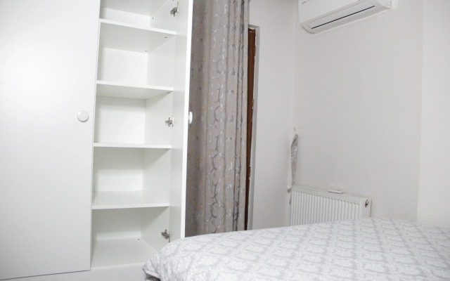 Отель Solo Suites