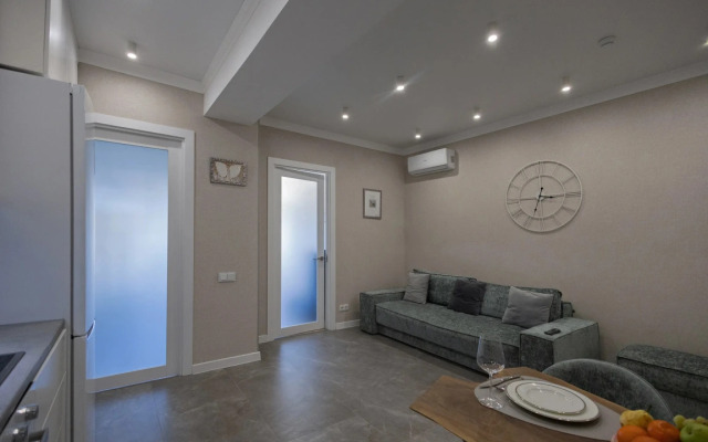 Апартаменты Двухкомнатные апартаменты с балконом в Светлана-парк