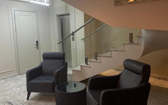 Parliament Hotel & Restaurant