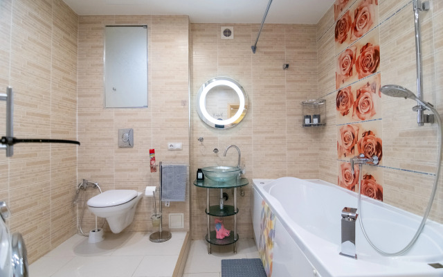 V Tikhom Ukhozhennom Rayone Apartments