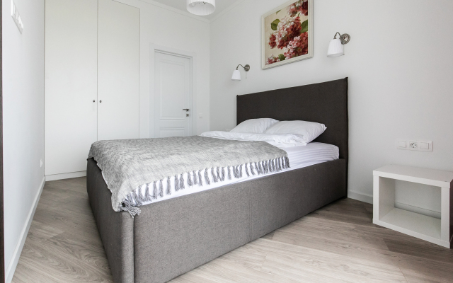 Apartment on the Heights 1