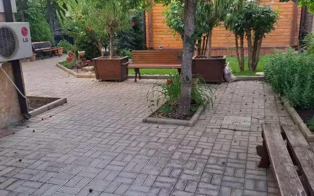 Yava Guest house