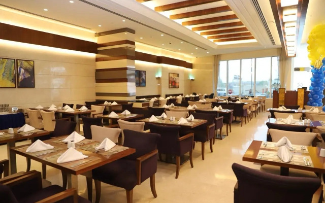 Golden Tulip Media Hotel