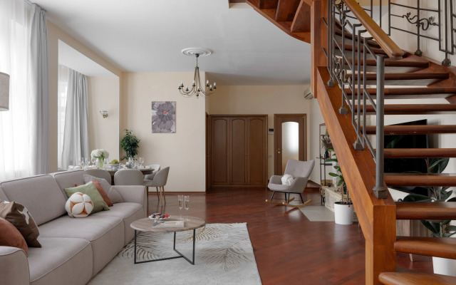 Квартира GM Apartments Шикарная двухуровневая у Арбата