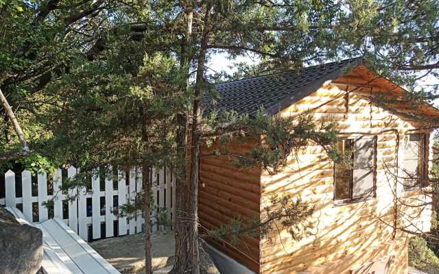 Mozhzhevelovyij Dom Guest House