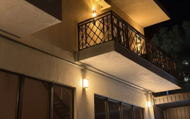 Отель Менуа