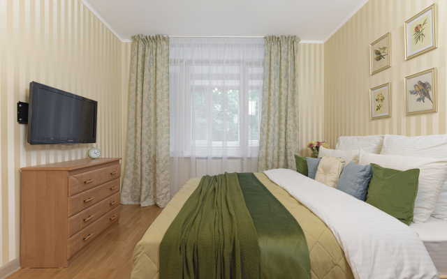 Квартира Двухкомнатная вид на Ботанический сад на 2 этаже