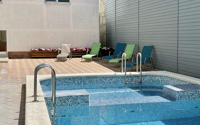 MERRI-OTT Hotel